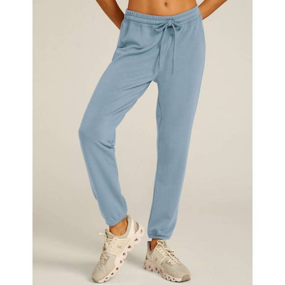 Beyond Yoga Cozy Fleece Weekend Sweatpant in Currant Red